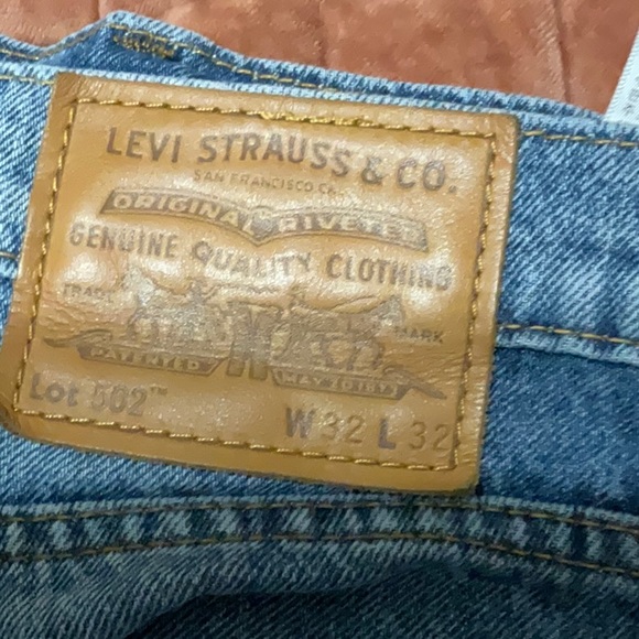 Levi’s Premium 32x32 502 Like New - Picture 4 of 4